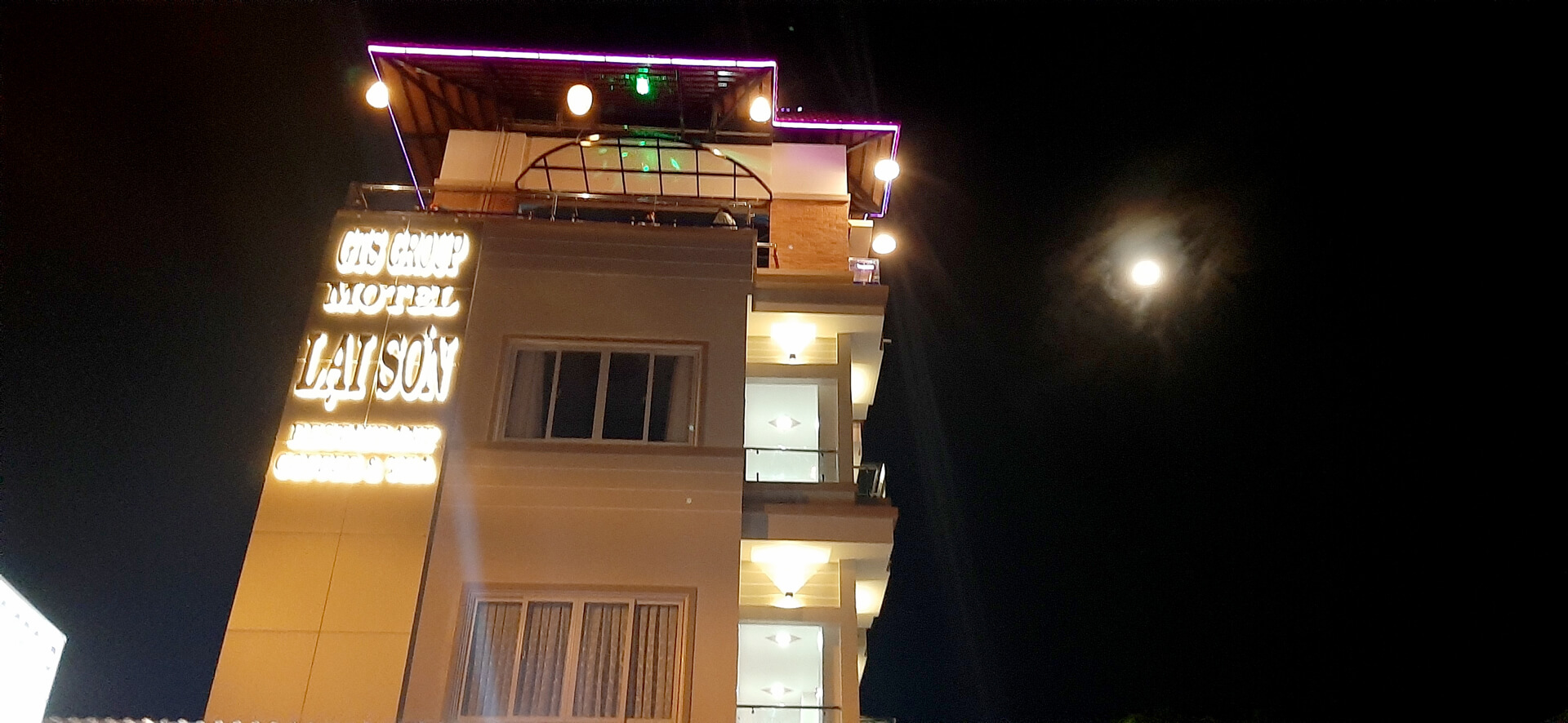 Hotel Lại Sơn - Khách sạn 2 sao đẹp nhất Hòn Sơn